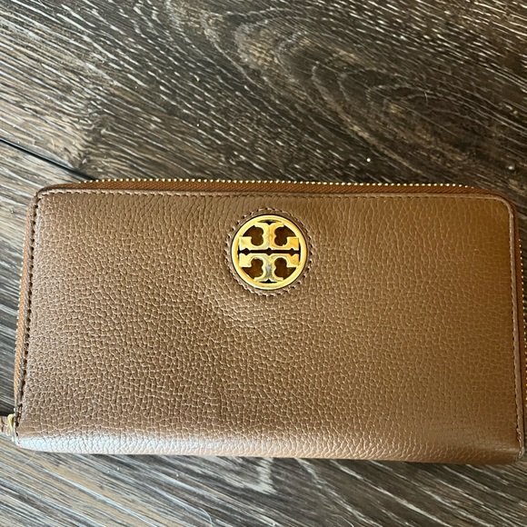 Large Camel and Gold Tory Burch Purse & Wallet - Picture 3 of 8